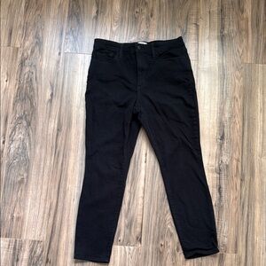 Universal Thread Women's High Rise Jeans - Black